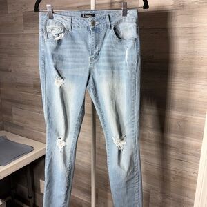d. jeans Light Wash Distressed Skinny Jeans 667
